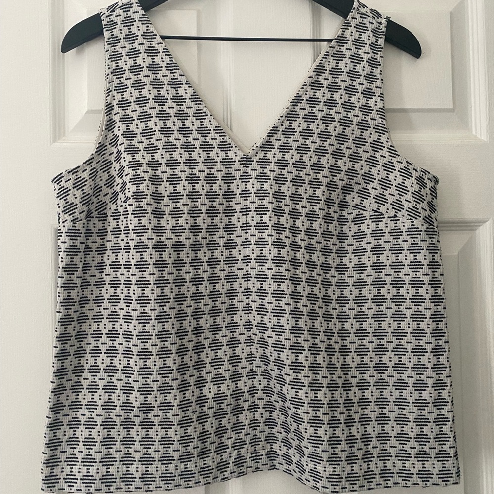 Ann Taylor textured, pattern knit sleeveless tank top